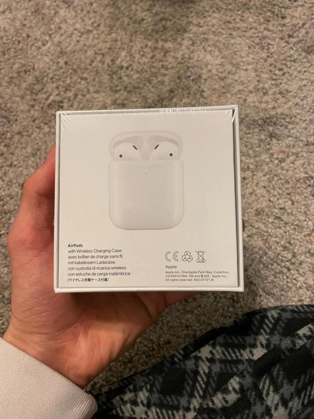Apple White Wireless Earbuds with Charging Case